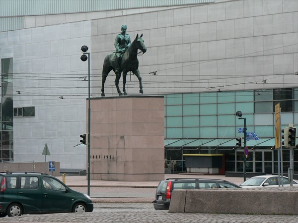 124-Памятник Маннергейму